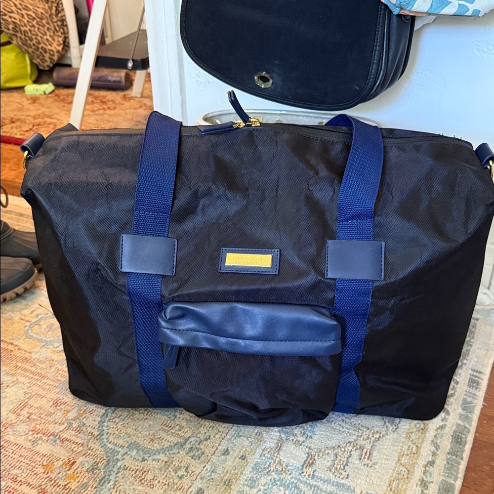 Elegant Black Duffel Bag for Men